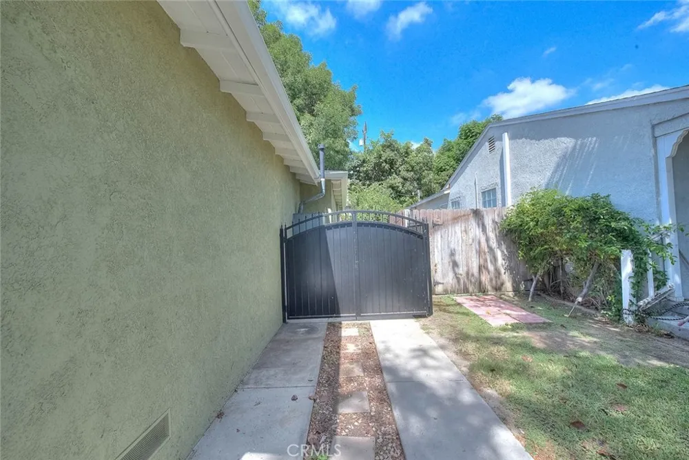 1933 W Jacaranda Place Fullerton, CA 92833