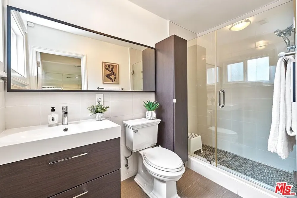 860 S Norton Avenue Los Angeles, CA 90005