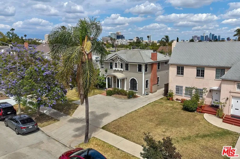 860 S Norton Avenue Los Angeles, CA 90005