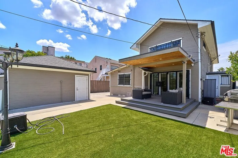 860 S Norton Avenue Los Angeles, CA 90005
