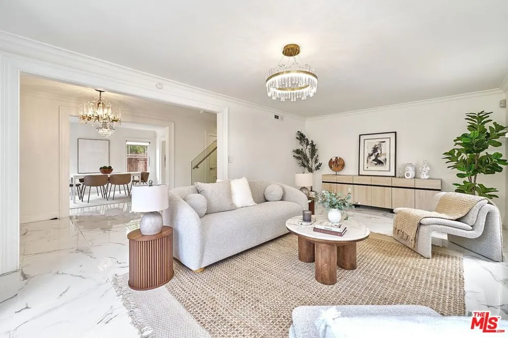 860 S Norton Avenue Los Angeles, CA 90005
