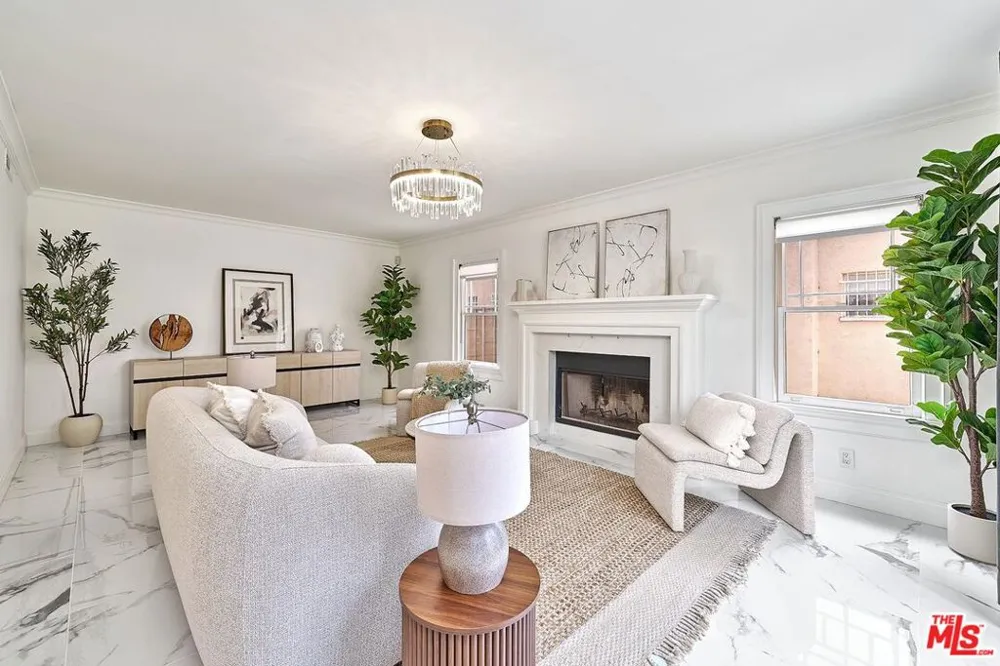 860 S Norton Avenue Los Angeles, CA 90005