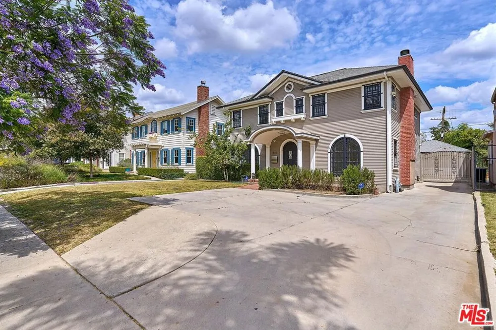 860 S Norton Avenue Los Angeles, CA 90005