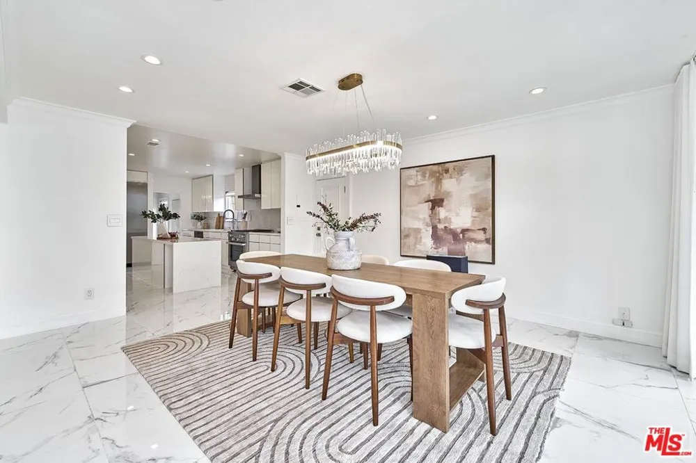 860 S Norton Avenue Los Angeles, CA 90005