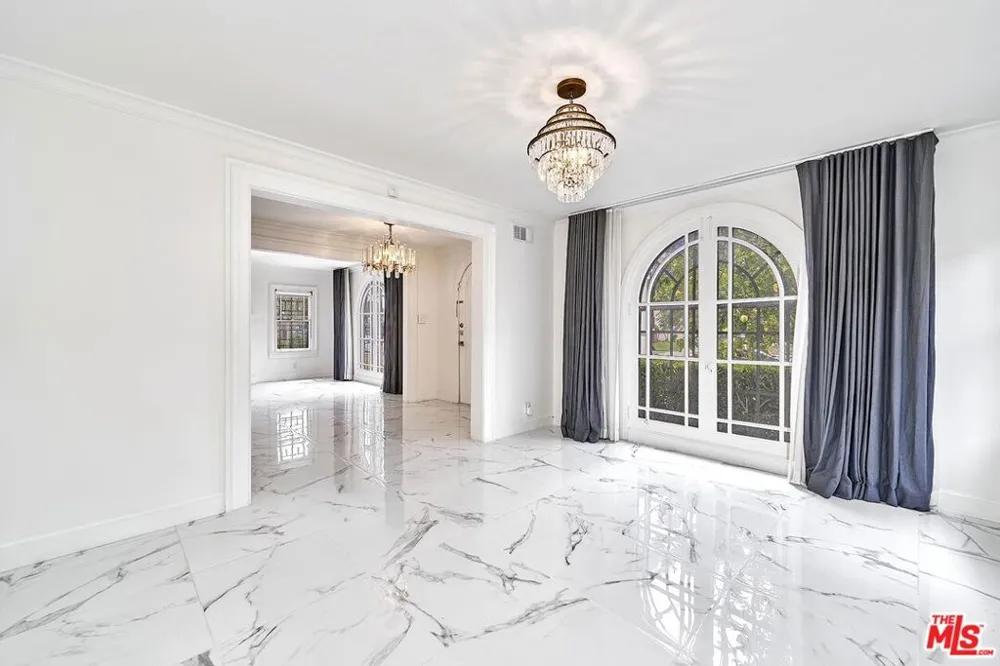 860 S Norton Avenue Los Angeles, CA 90005