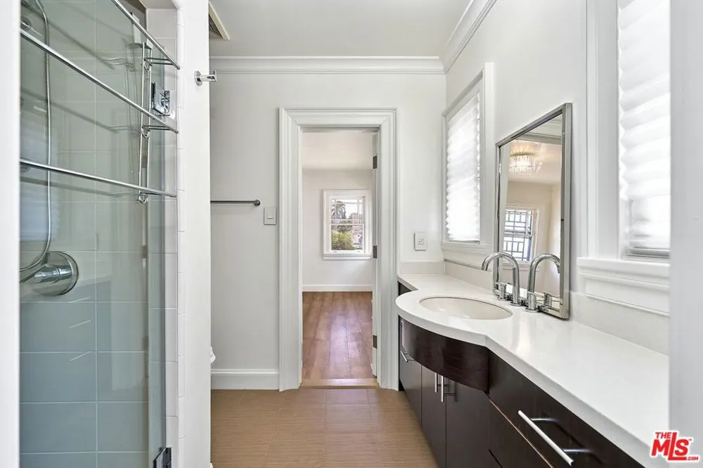 860 S Norton Avenue Los Angeles, CA 90005