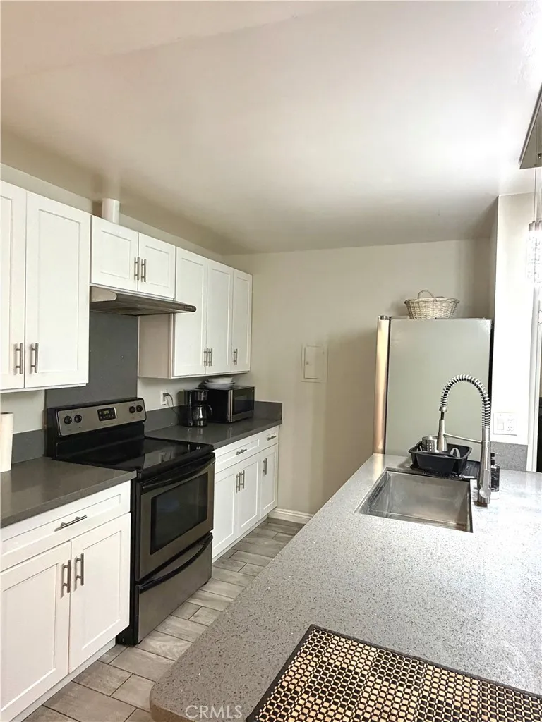5460 White Oak Avenue #G113 Encino, CA 91316