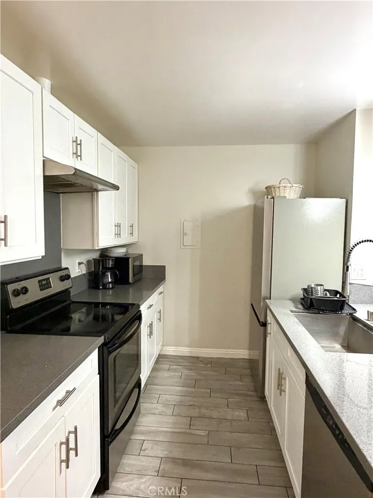 5460 White Oak Avenue #G113 Encino, CA 91316