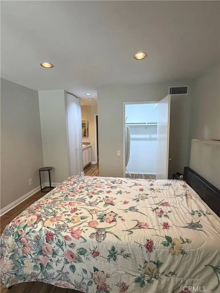 5460 White Oak Avenue #G113 Encino, CA 91316