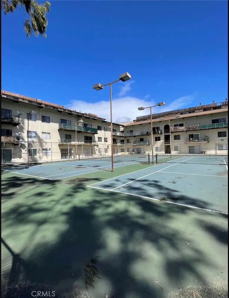 5460 White Oak Avenue #G113 Encino, CA 91316