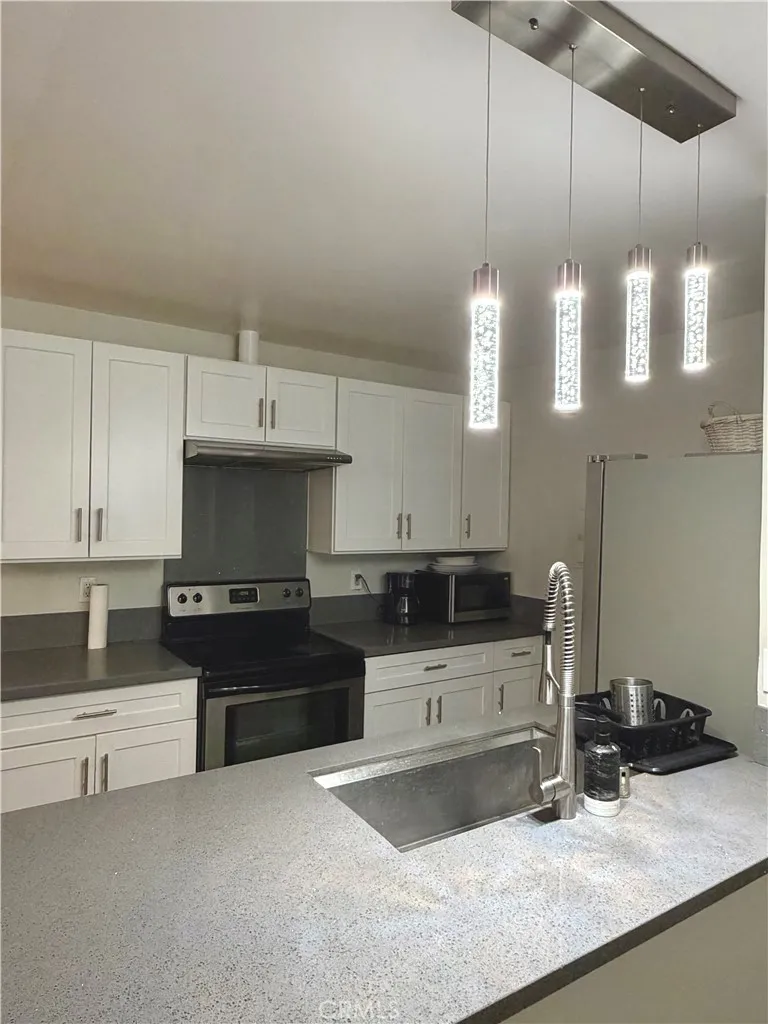 5460 White Oak Avenue #G113 Encino, CA 91316