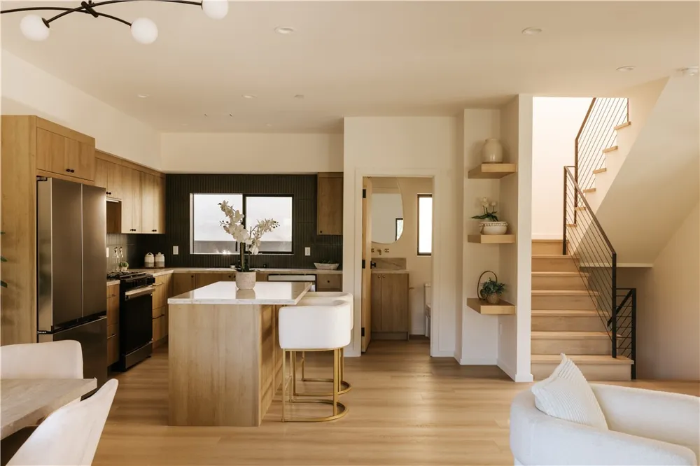 1247 Seward Street Los Angeles, CA 90038