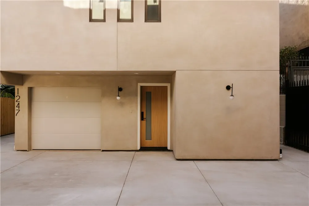 1247 Seward Street Los Angeles, CA 90038