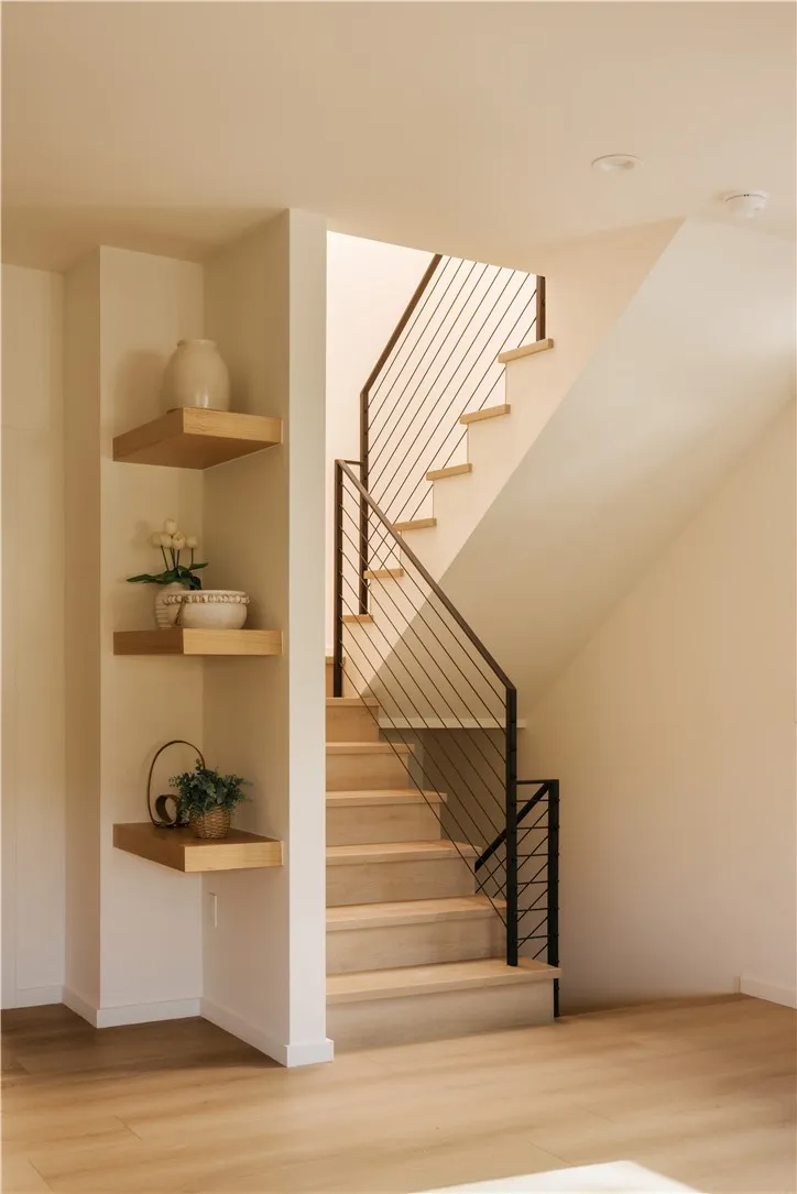 1247 Seward Street Los Angeles, CA 90038
