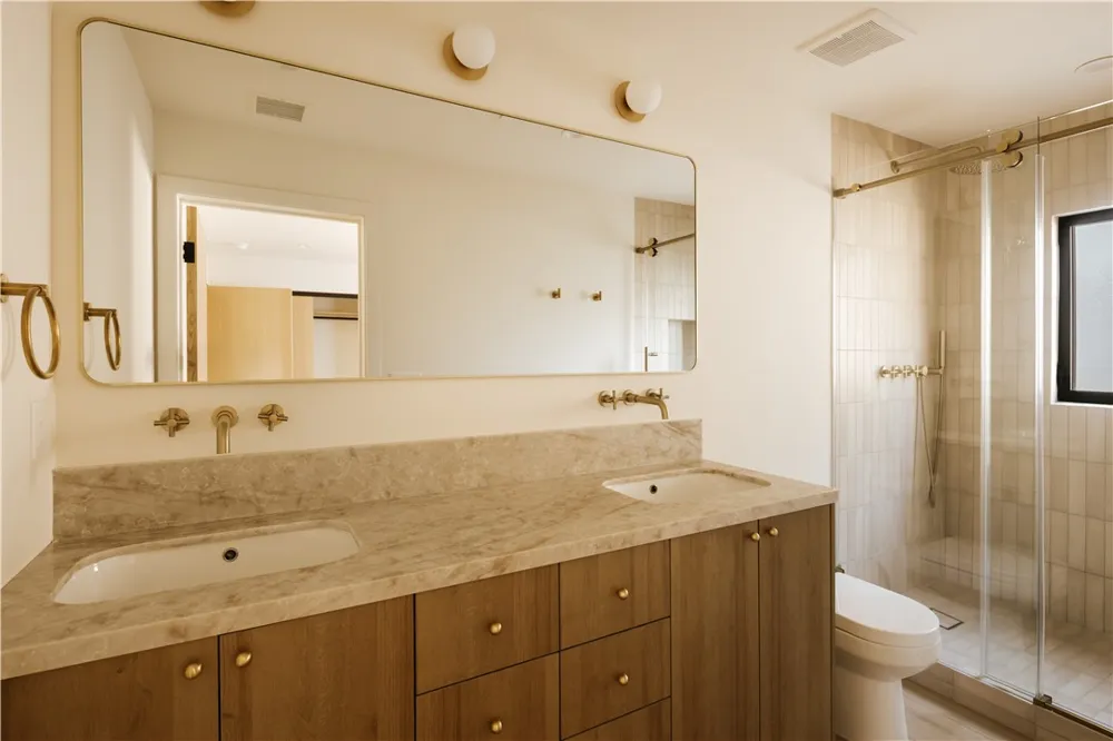 1247 Seward Street Los Angeles, CA 90038