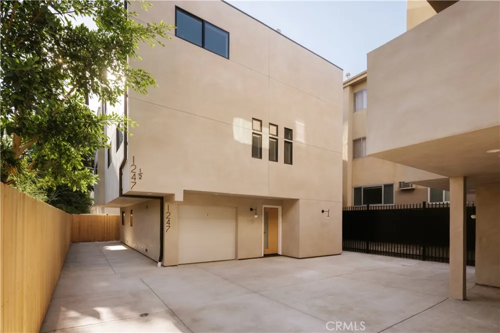 1247 Seward Street Los Angeles, CA 90038