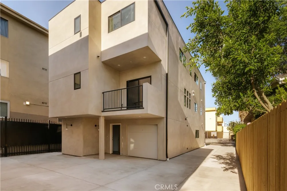 1247 Seward Street Los Angeles, CA 90038