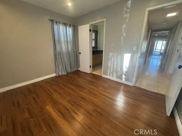 11116 Woodley Granada Hills, CA 91344