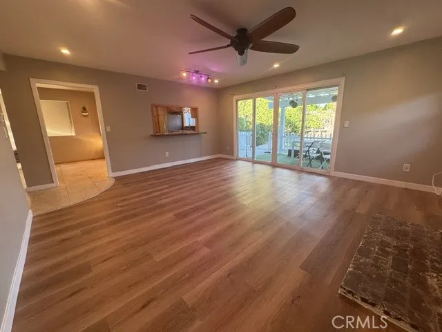11116 Woodley Granada Hills, CA 91344