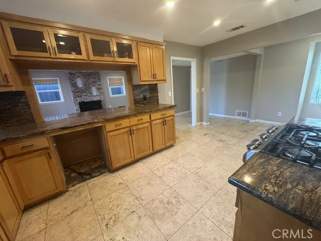 11116 Woodley Granada Hills, CA 91344