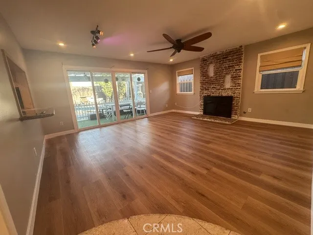 11116 Woodley Granada Hills, CA 91344