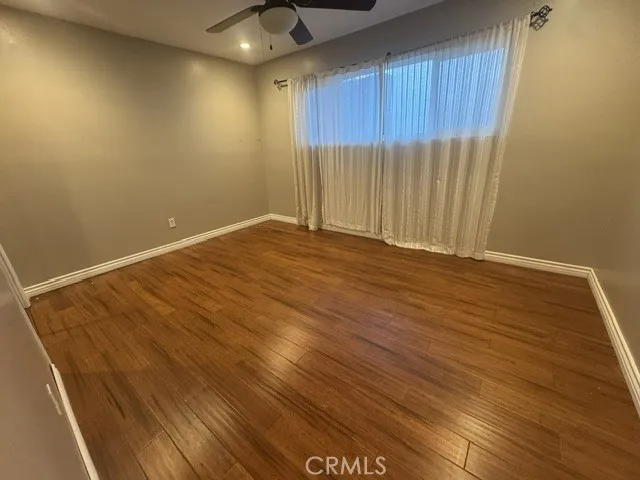 11116 Woodley Granada Hills, CA 91344
