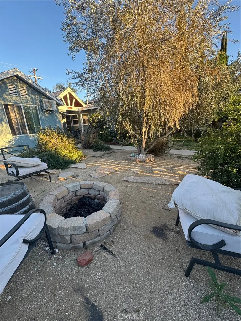 11116 Woodley Granada Hills, CA 91344
