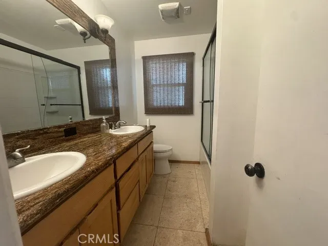 11116 Woodley Granada Hills, CA 91344