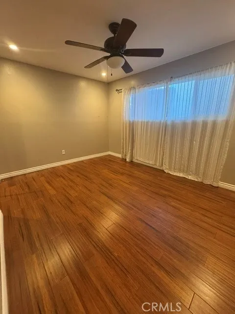 11116 Woodley Granada Hills, CA 91344