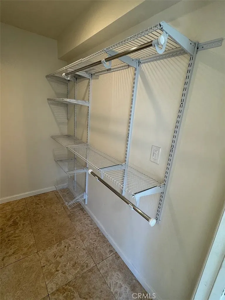 11116 Woodley Granada Hills, CA 91344