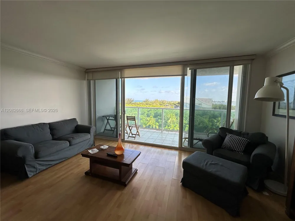 100 Bayview Dr #726 Sunny Isles Beach, FL 33160