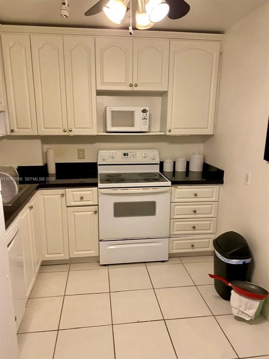 100 Bayview Dr #726 Sunny Isles Beach, FL 33160