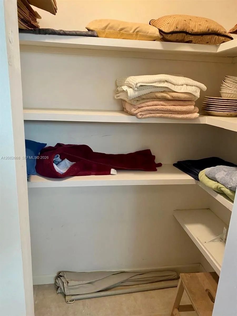 100 Bayview Dr #726 Sunny Isles Beach, FL 33160