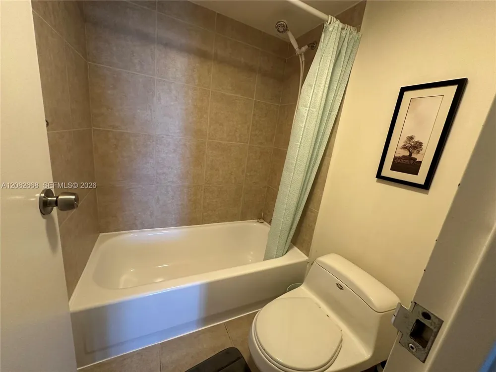 100 Bayview Dr #726 Sunny Isles Beach, FL 33160