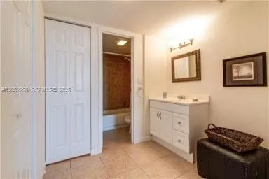 100 Bayview Dr #726 Sunny Isles Beach, FL 33160