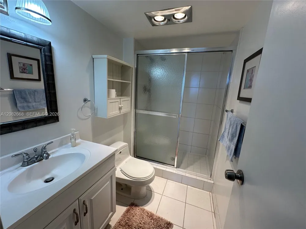 100 Bayview Dr #726 Sunny Isles Beach, FL 33160