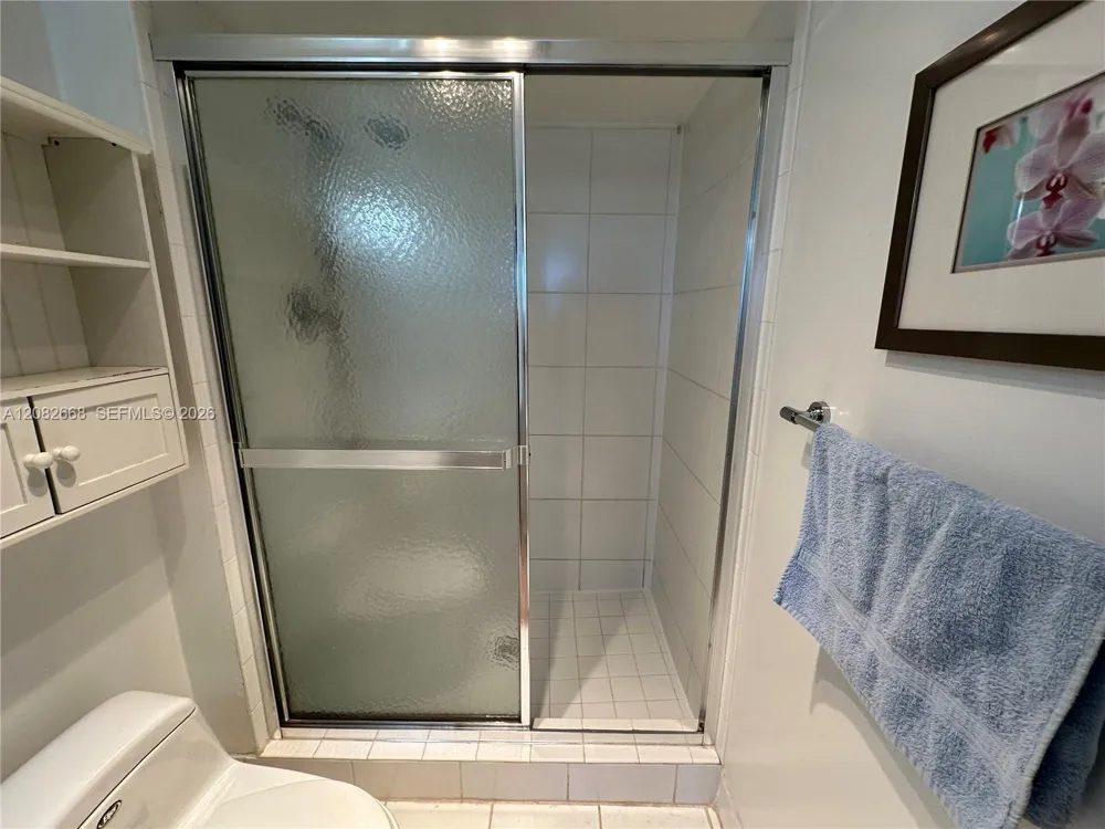 100 Bayview Dr #726 Sunny Isles Beach, FL 33160