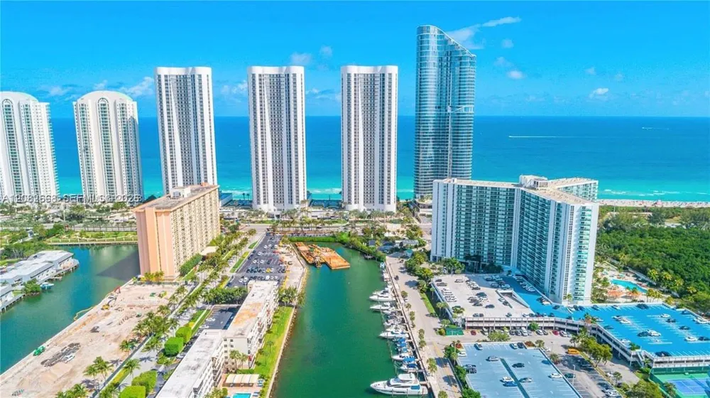 100 Bayview Dr #726 Sunny Isles Beach, FL 33160