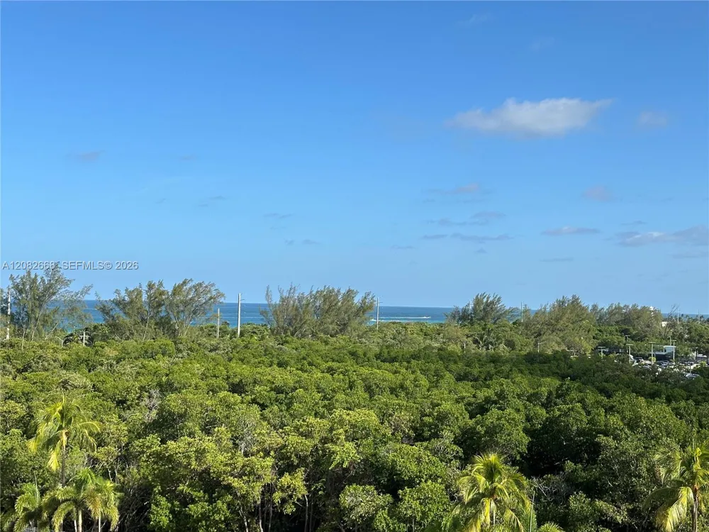 100 Bayview Dr #726 Sunny Isles Beach, FL 33160