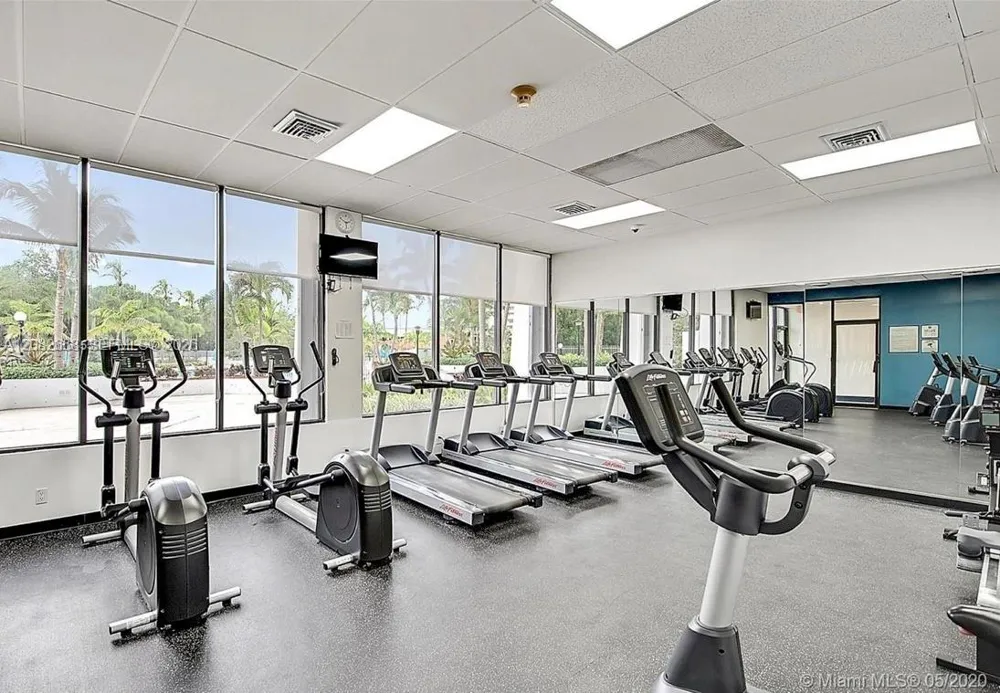 100 Bayview Dr #726 Sunny Isles Beach, FL 33160
