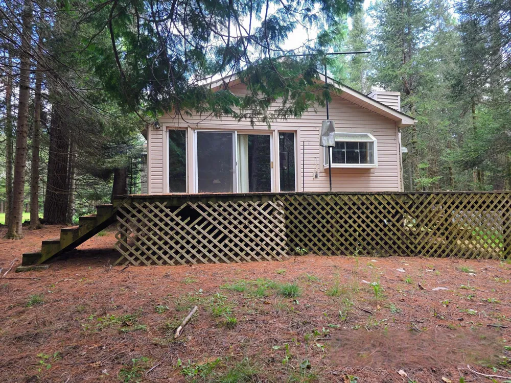 12506 E Shore Drive Millersburg, MI 49759