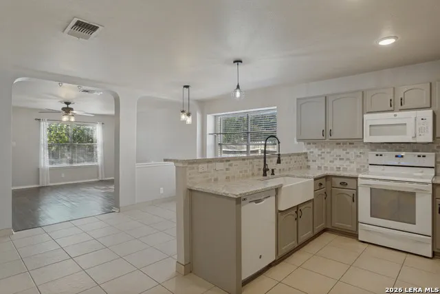 11310 Mentmore Helotes, TX 78023