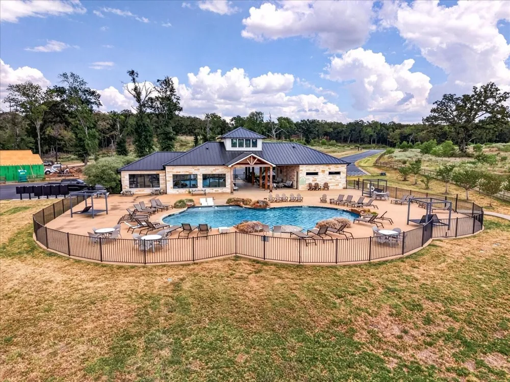 6970 Lakeshore Way Caney City, TX 75124