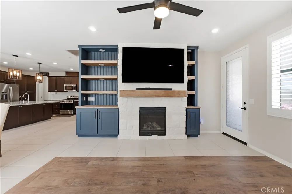 4005 Scarlet Oak Court San Bernardino, CA 92407