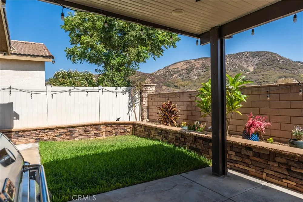 4005 Scarlet Oak Court San Bernardino, CA 92407
