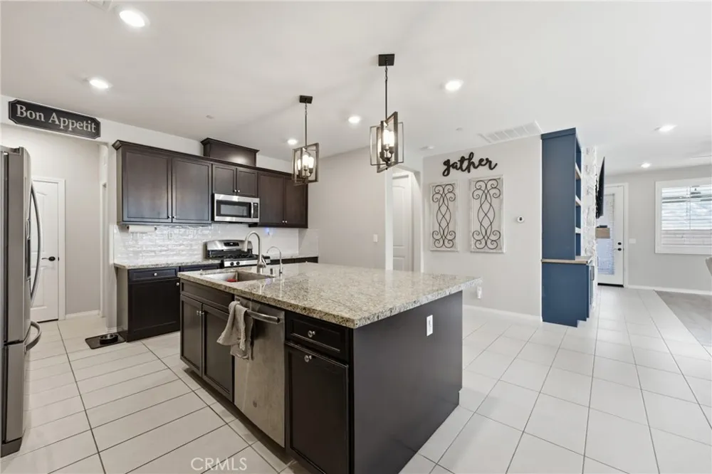 4005 Scarlet Oak Court San Bernardino, CA 92407
