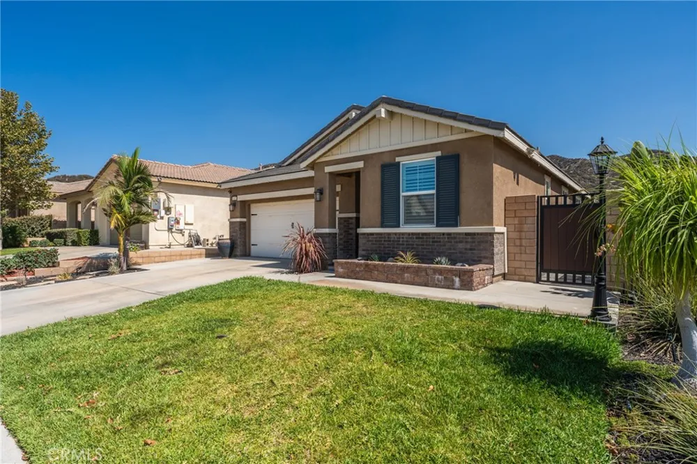 4005 Scarlet Oak Court San Bernardino, CA 92407