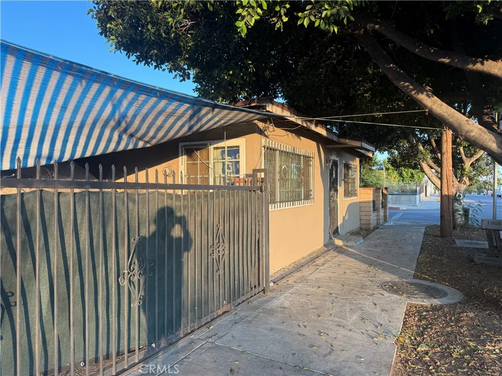 10004 San Fernando Road Pacoima, CA 91331