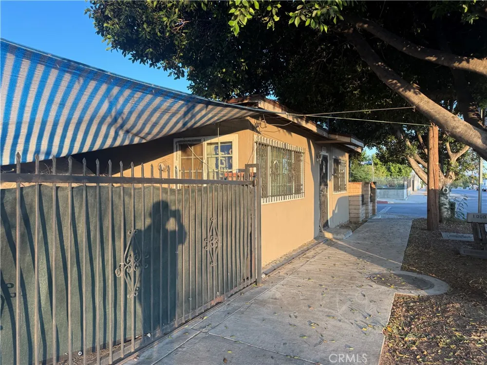 10004 San Fernando Road Pacoima, CA 91331