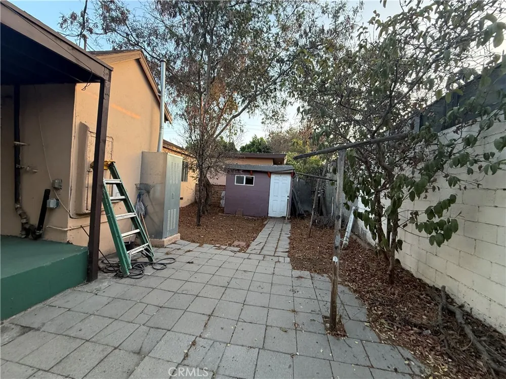 10004 San Fernando Road Pacoima, CA 91331